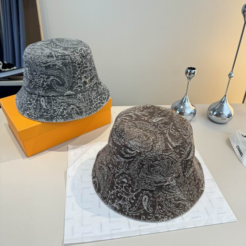 LV hat 090902